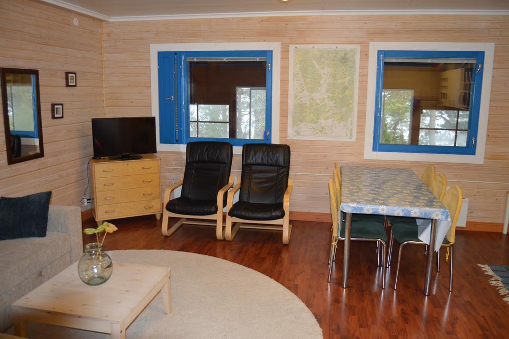 Vuosnaisten Meriasema Kustavi Room photo