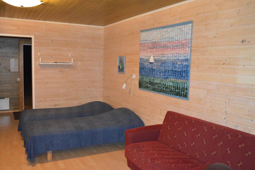Vuosnaisten Meriasema Kustavi Room photo